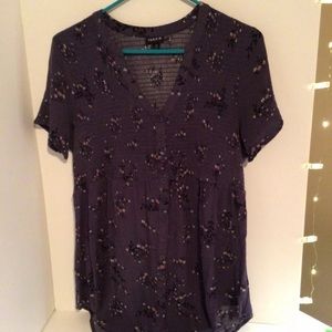 Torrid V-Neck Tunic Top Women’s Size 0 
Smoke free home purple floral